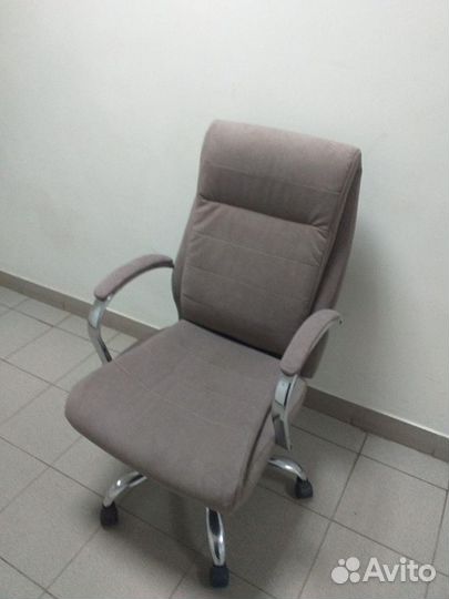 Перетяжка офисных кресел, диванов,домашних стульев