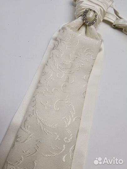 Новый. Пластрон свадебный айвори бежевый с узором