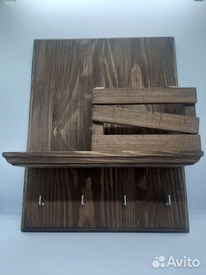 Ключница из дерева настенная