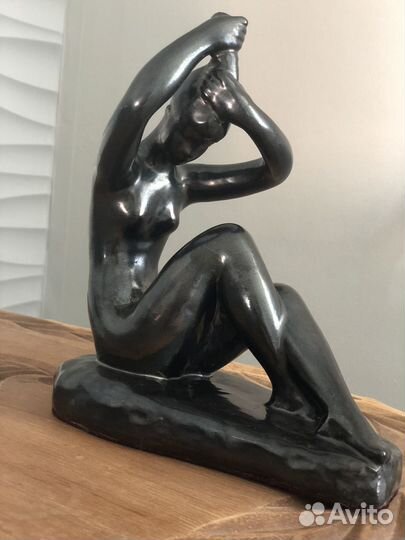 Статуэтка. Чёрная женщина