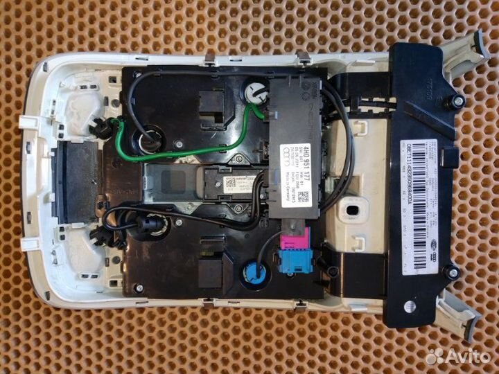 Плафон подсветки салона Audi A8 D4 long 4.2 cdra