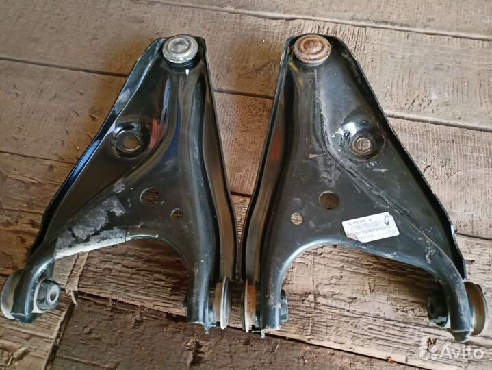 Передний рычаг логан, ларгус, б/у