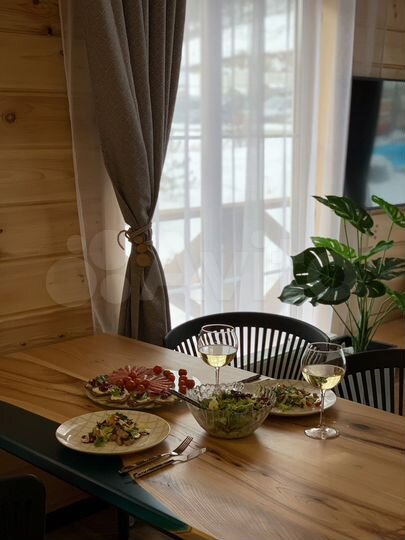 2-к. квартира, 60 м², 1/3 эт.