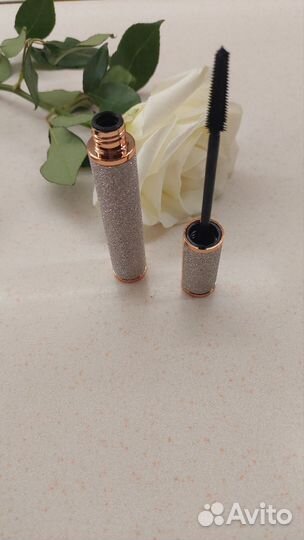 Тушь для ресниц новая черная