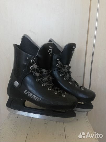 Коньки хоккейные leader
