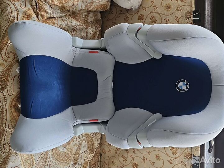 Автомобильное кресло BMW