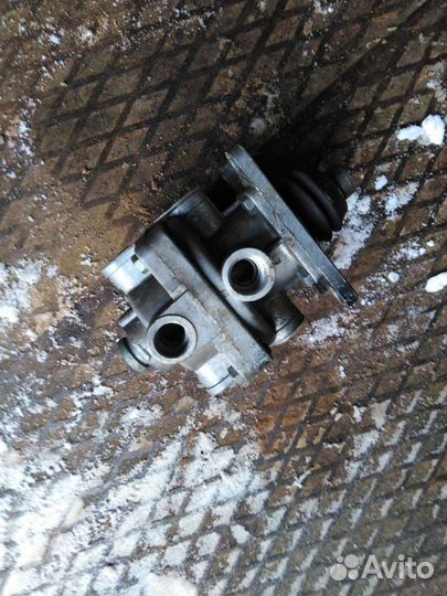 ЗИЛ, Камаз тормозной кран