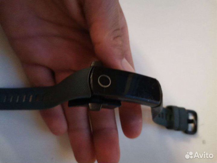 Продам спортивные часы honor band 5
