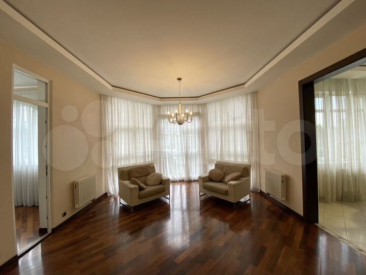 3-к. квартира, 120 м², 10/18 эт.