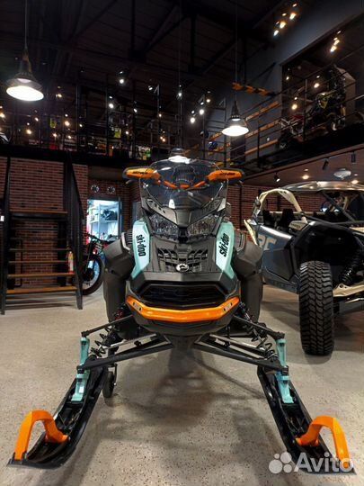 BRP Ski-Doo Expedition Xtreme 850E-Tec 2024