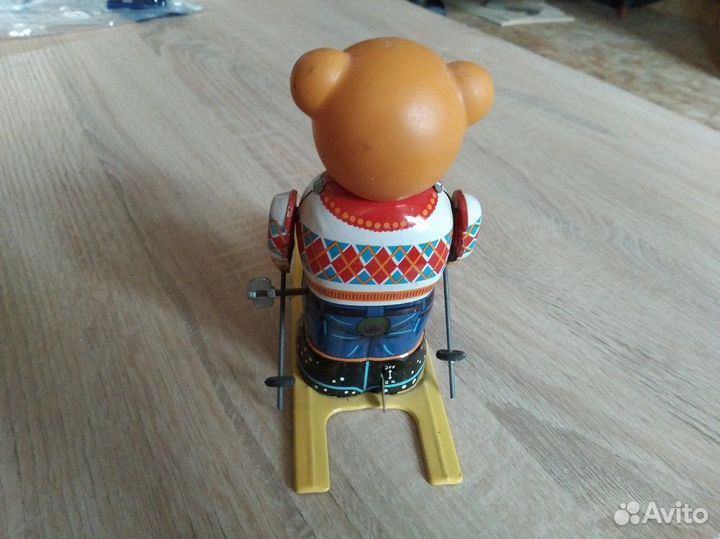 Редкая игрушка. Мишка лыжник заводной japan Япония