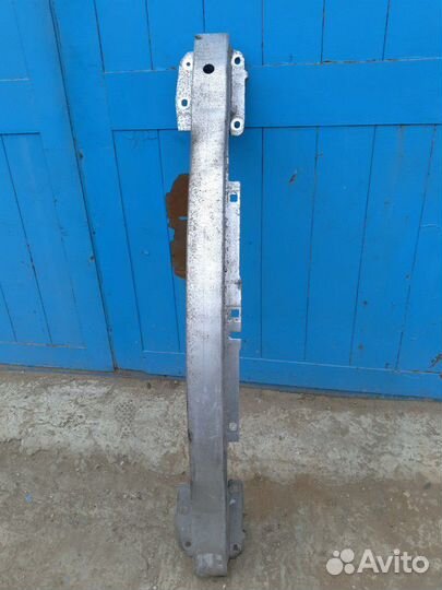 Усилитель переднего бампера Renault Laguna lll 2.0