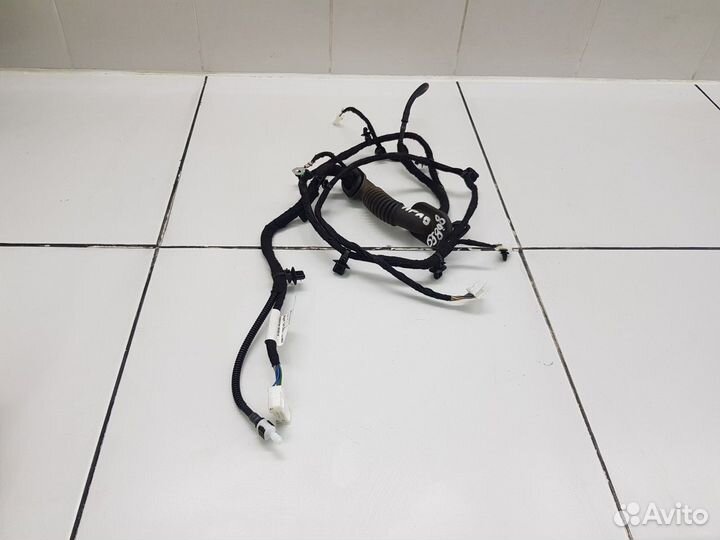 Электропроводка двери багажника