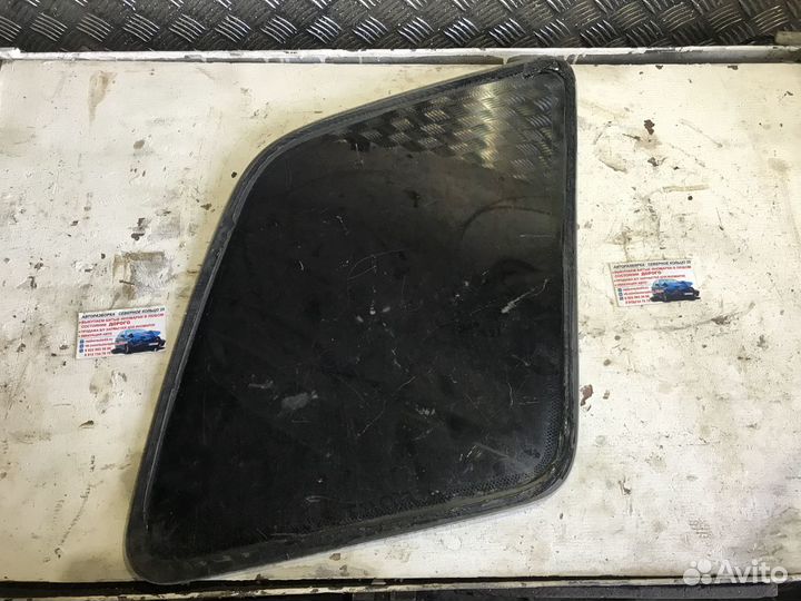 Стекло кузовное глухое левое Киа Спортейдж 1