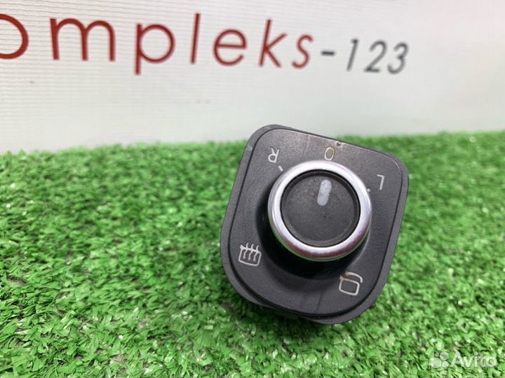 Кнопка регулирования зеркал Volkswagen Passat