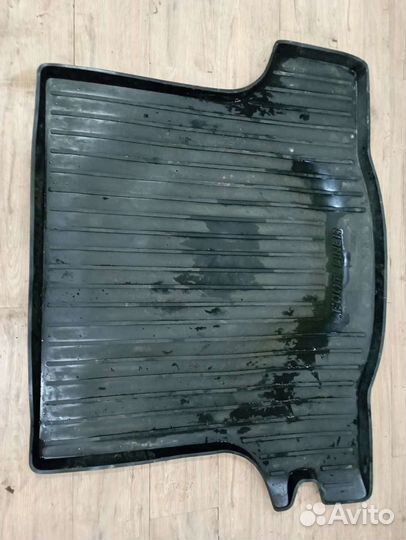 Коврик в багажник renault logan