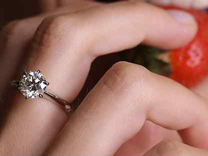 Помолвочное кольцо с бриллиантом 2 карата I/SI2