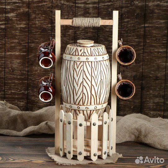 Бочонок для пива - вина с рюмками 