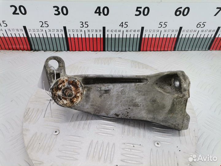 Кронштейн для Volkswagen Golf 3