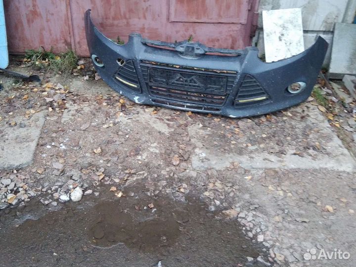 Решетки переднего бампера форд фокус 3 год 2012