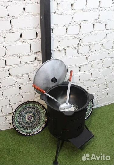Чугунный казан 12 литров с печью с дверцей и труба