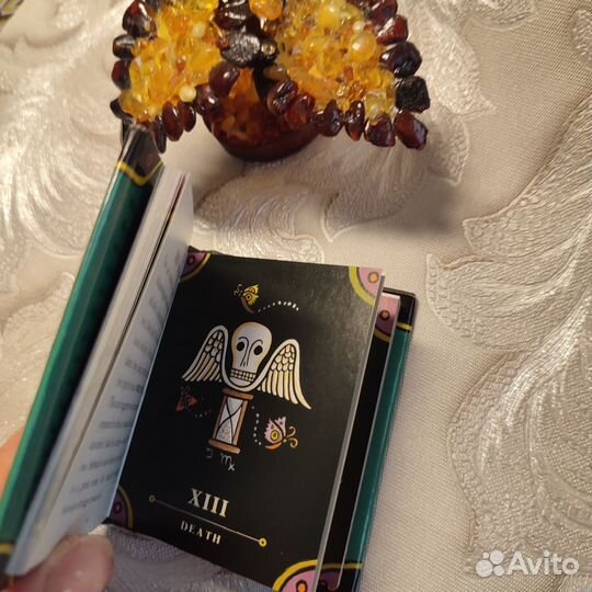 Книга tarot в миниатюре