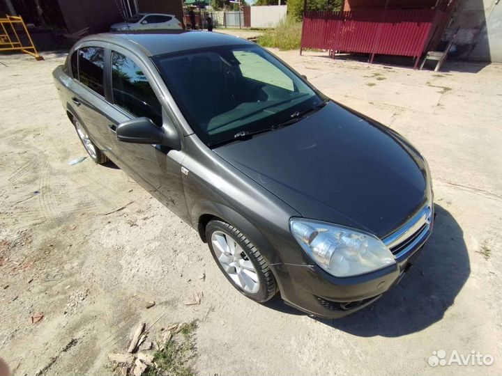 Opel Astra, 2011