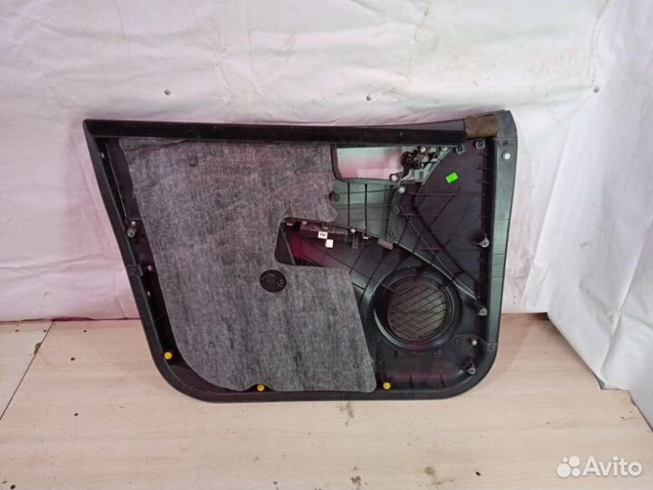 Обшивка двери передняя правая Kia Sportage 2 2010