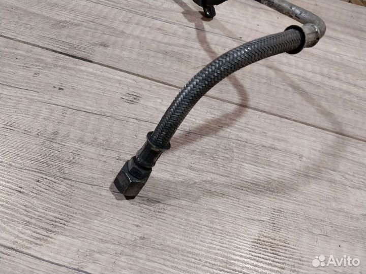 Трубка подачи масла на турбину Volkswagen Passat