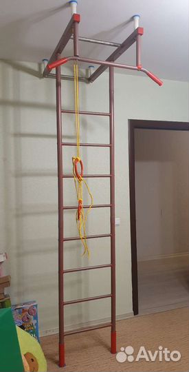 Шведская стенка с турником