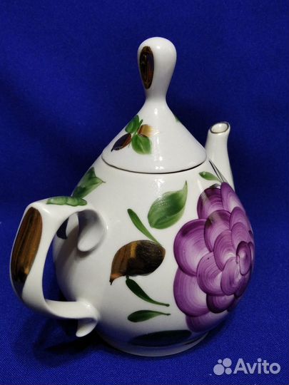 Чайник миниатюрный. Фарфор. Сысерть