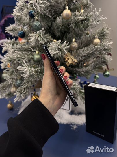Samsung Galaxy S23, 8/128 ГБ