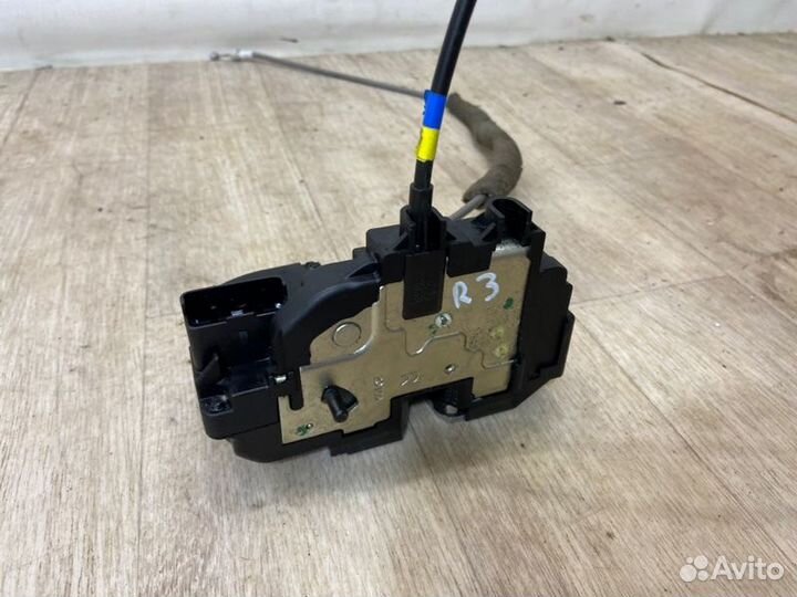 Замок двери задний правый Nissan Note E11 (1.4)