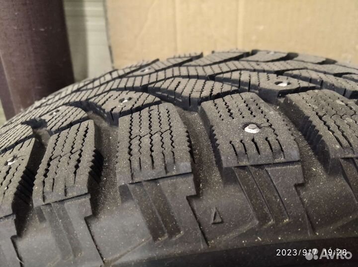 Bridgestone Blizzak Spike-01 225/65 R17 106T