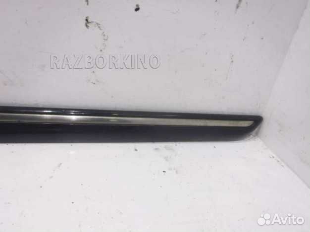 Накладка двери передней правой