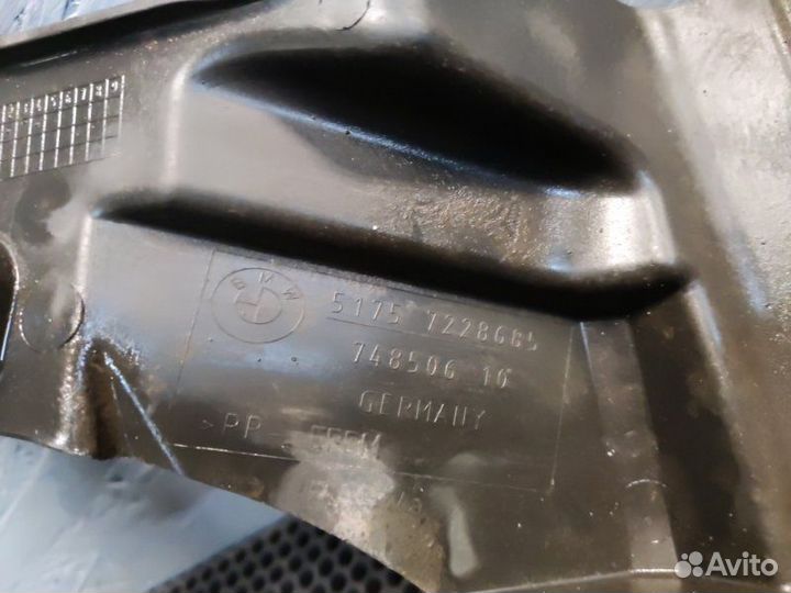 Кожух рулевой колонки левый Bmw 520I F10 N20 2015