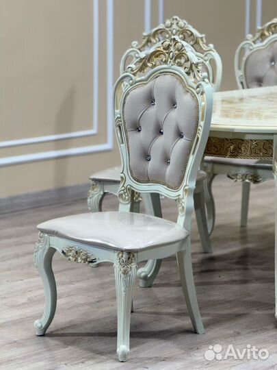 Стол и стулья новые