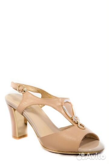 Новые кожаные босоножки