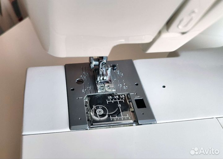 Швейная машина Janome 724A