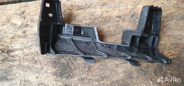 Кронштейн переднего бампера левый Kia Sportage 20