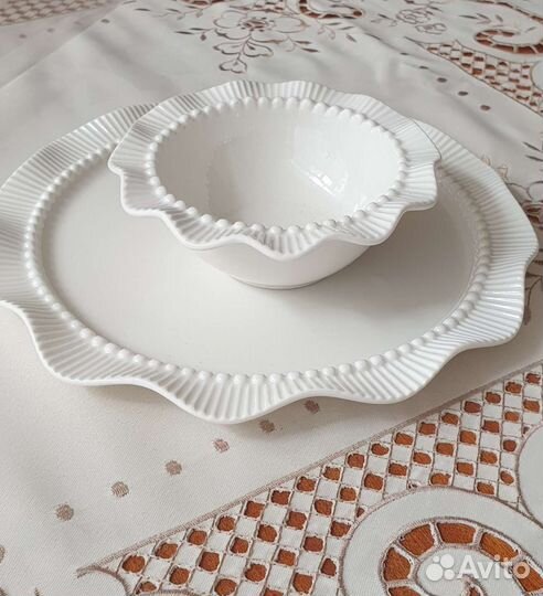 Посуда керамика. Тарелки, тарелки-сердце и пиала