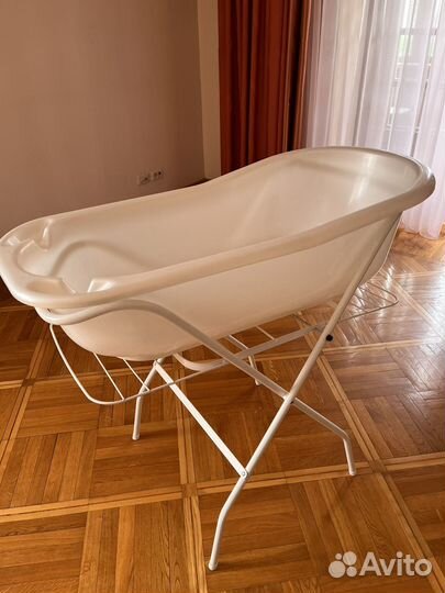 Ванночка для купания с подставкой