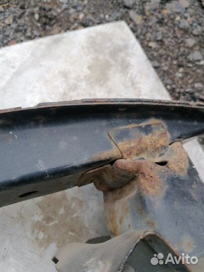 Усилитель бампера передний Mazda 3 BK 1.6 Z6