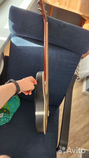 Акустическая гитара