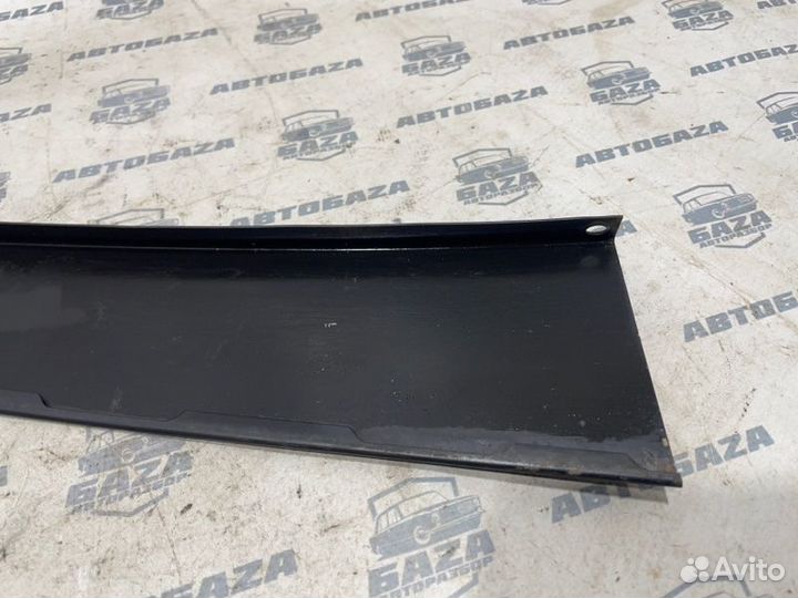 Накладка двери передняя правая Mercedes-Benz