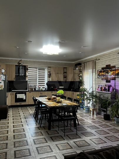 Дом 303,2 м² на участке 8 сот.