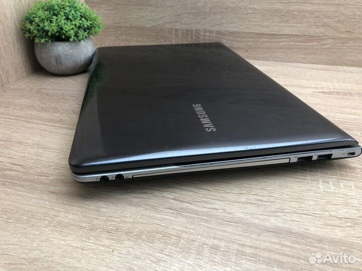 М. Samsung NP355V5C