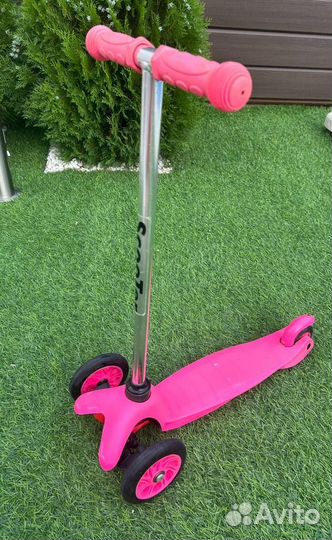 Самокат трехколесный Scooter