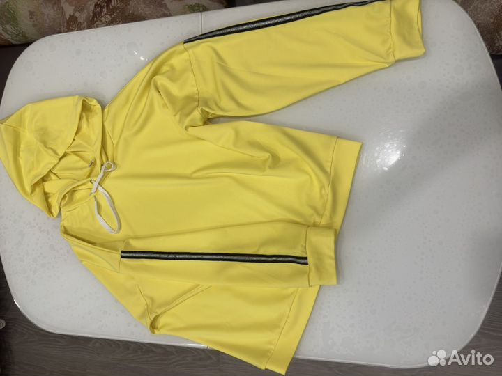 Кофта спортивная