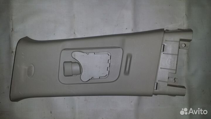 Обшивка стойки левой Митсубиси Аутлендер